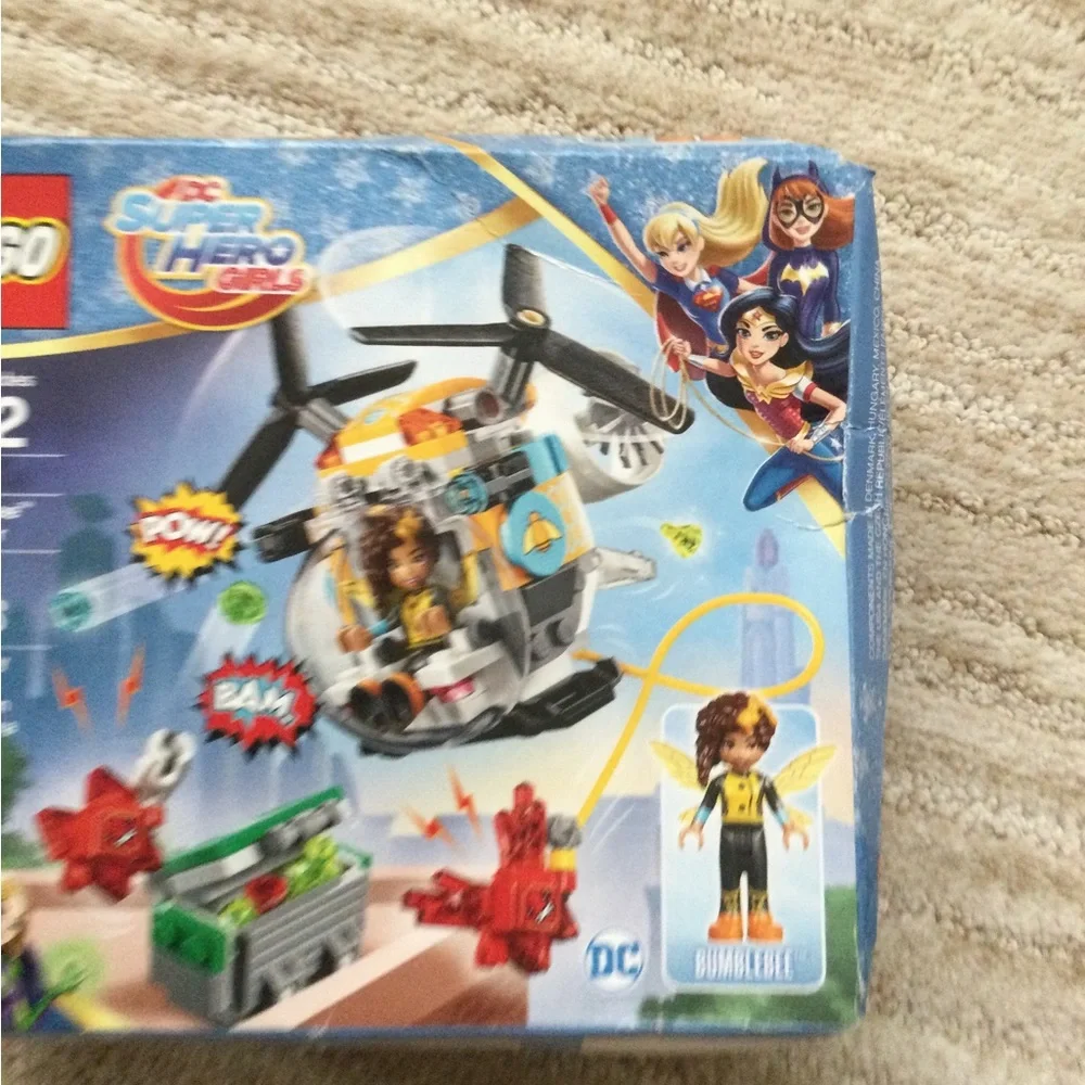 NIB LEGO DC Super Hero Girls Bumblebee Helicopter 41234 Building Set Sealed
